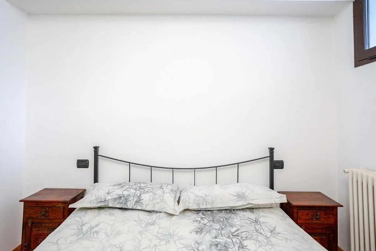 شقة Cozy Loft In The Heart Of Isola District ميلان 0*,